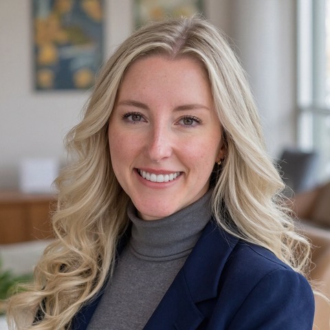 Kara Brayton headshot